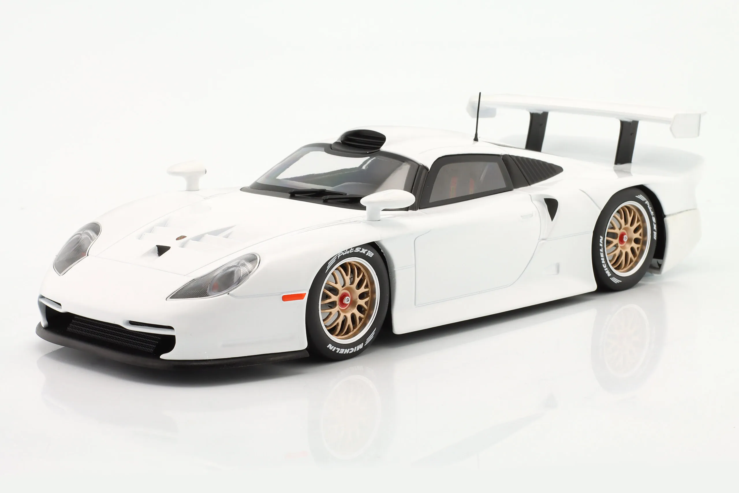 Porsche 911 GT1 Plain Body Edition 1997 weiß 1:18 WERK83 – Bild 2