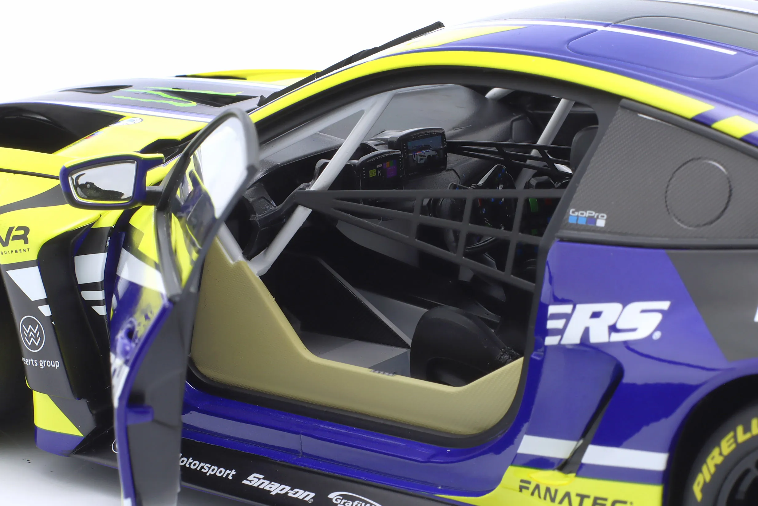 BMW M4 GT3 #46 Presentation Car 2023 WRT Valentino Rossi 1:18 Minichamps – Bild 7